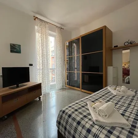 Genova-tra Mare E Centro Storico